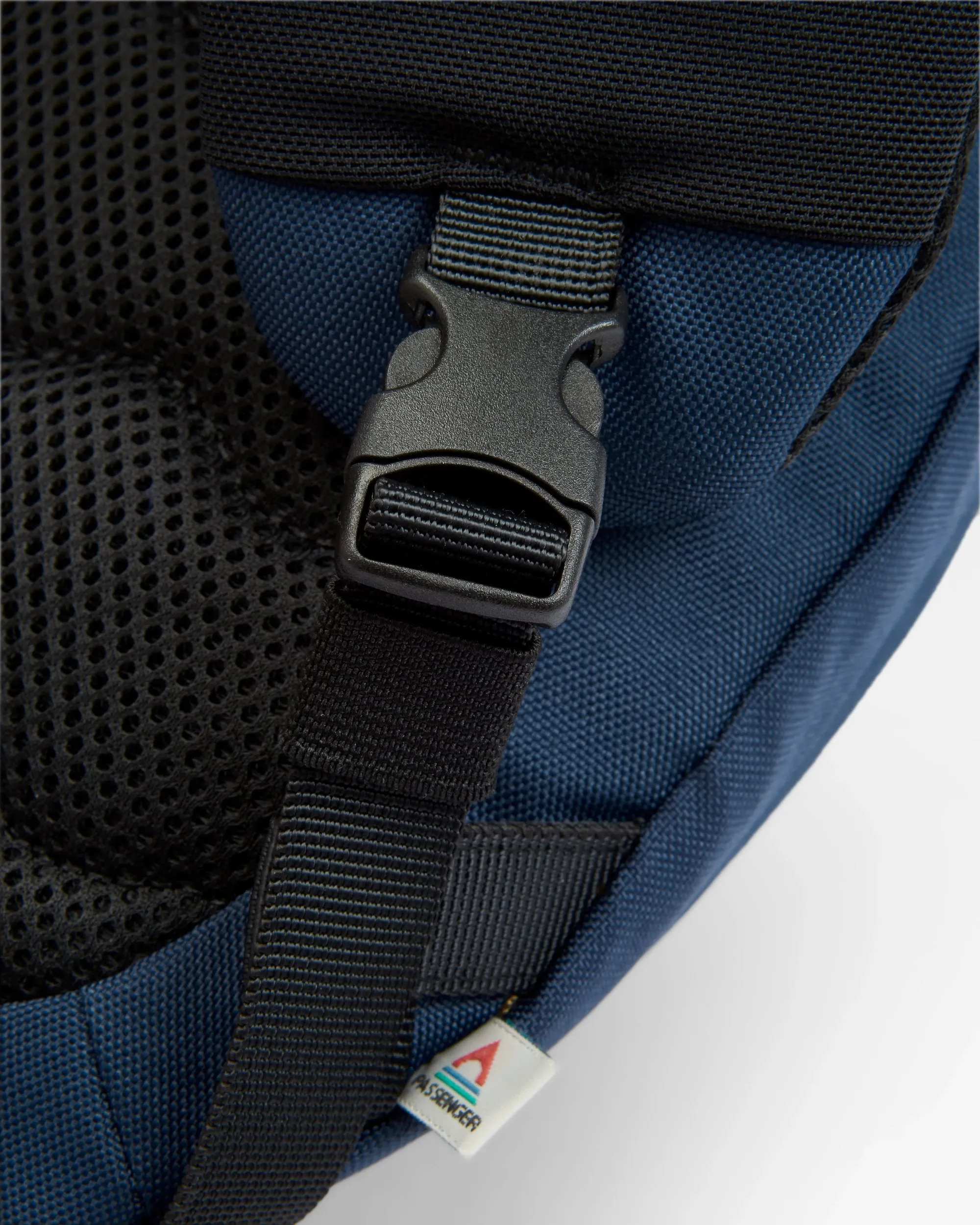 Boondocker Recycled Sling 8L - Rich Navy/Surf Spray/Moonlight Blue
