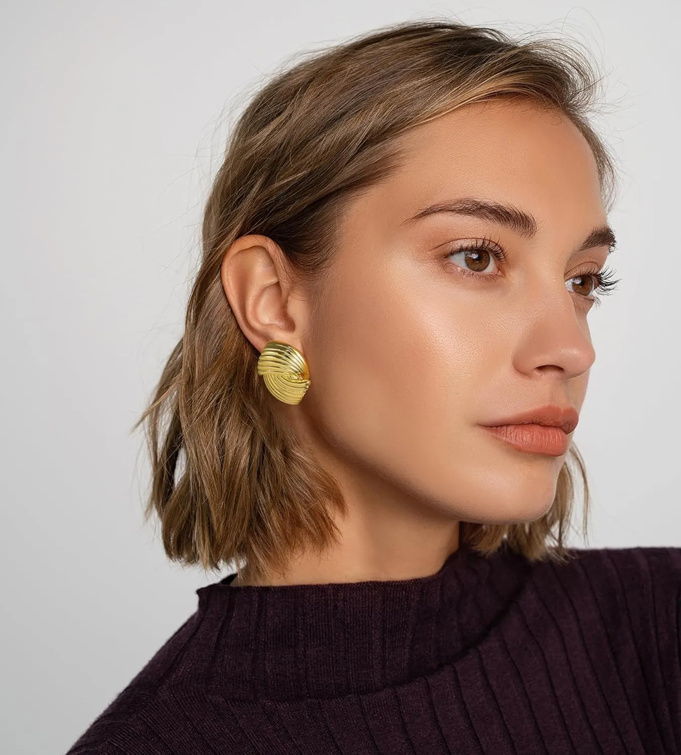 Chunky Gold Earrings Trendy Vintage Gold Shell Geometric Stud Statement Earrings Hypoallergenic Dupes Jewelry for Women Gifts for Her