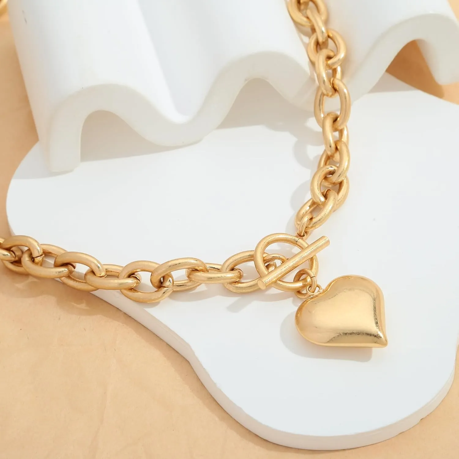 Chunky Heart Necklace Sunburst Heart Pendant Necklace Vintage Statement Necklace for Women Gold Chunky Toggle Necklace