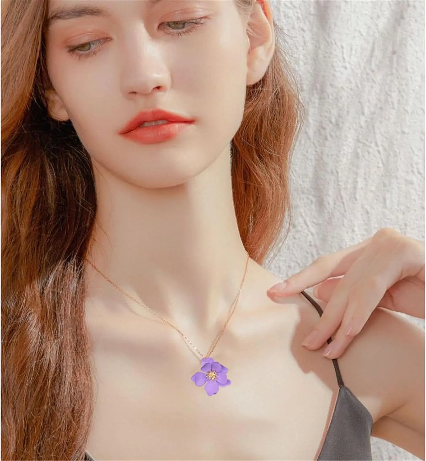 Dreuyet Charm Bohemian Daisy Flower Earring Necklaces Set for Women Elegant Matte Floral Long Petal Dangle Earrings Chic Layered Tiered Drop Earrings Seaside Holiday Jewelry