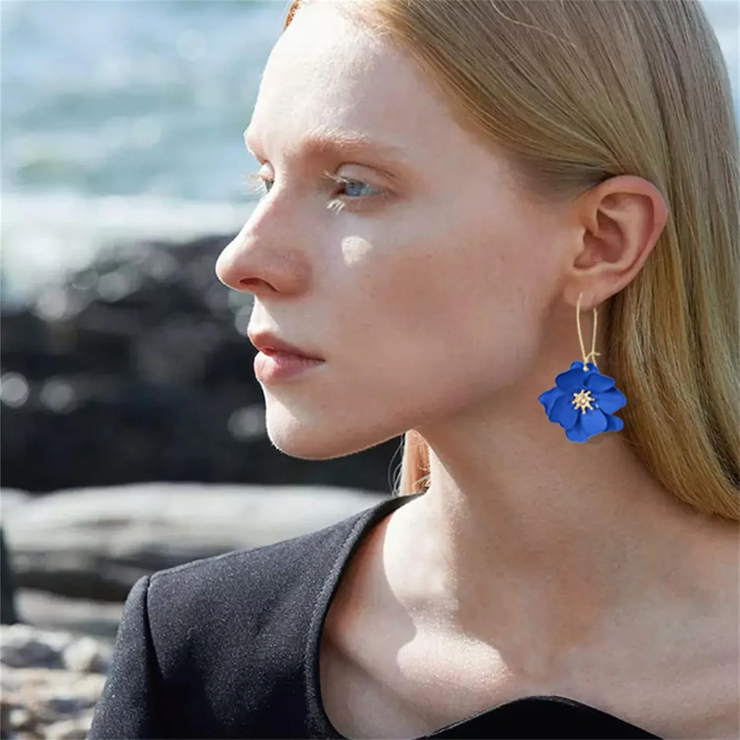 Dreuyet Charm Bohemian Daisy Flower Earring Necklaces Set for Women Elegant Matte Floral Long Petal Dangle Earrings Chic Layered Tiered Drop Earrings Seaside Holiday Jewelry