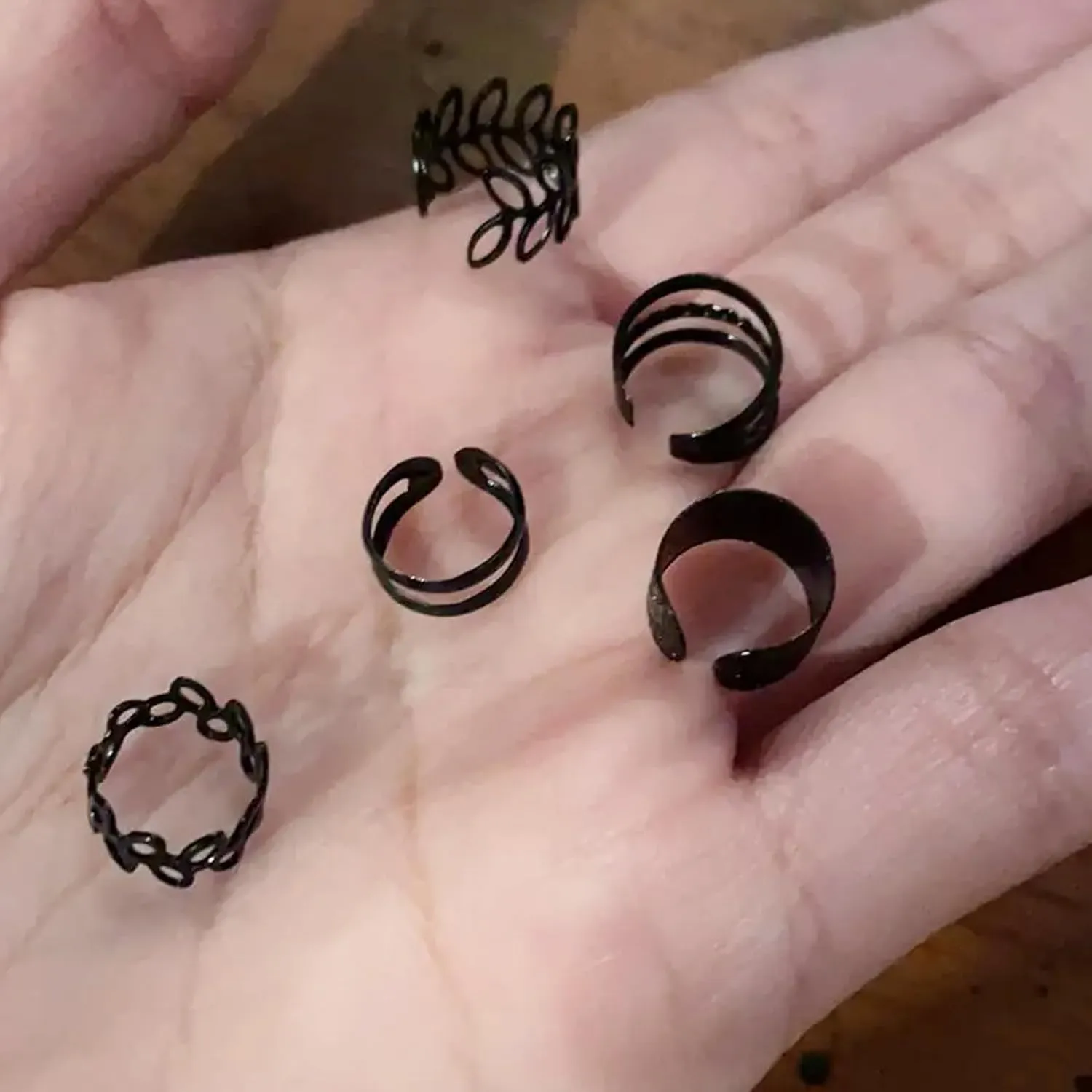 Ear Cuff Earrings for Women Ear Cuffs Non Piercing Clip On Cartilage Earrings Gold Knot Earrings for Women Round Huggie Non Pierced Jewelry Gifts Trendy Stuff