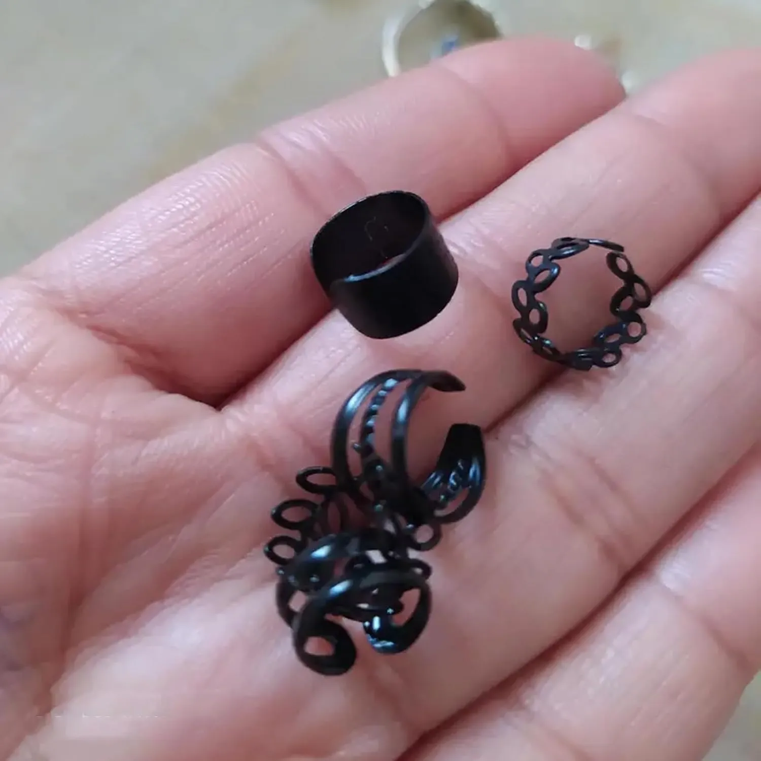 Ear Cuff Earrings for Women Ear Cuffs Non Piercing Clip On Cartilage Earrings Gold Knot Earrings for Women Round Huggie Non Pierced Jewelry Gifts Trendy Stuff