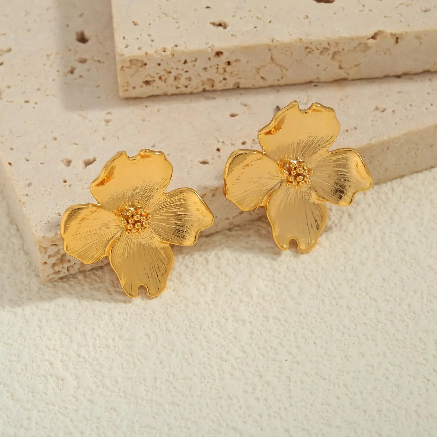 Gold Statement Earrings for Women Dainty Gold Flower Earrings Elegant Floral Statement Earrings Chunky Leaf Fan Shape Drop Earrings for Women Trendy