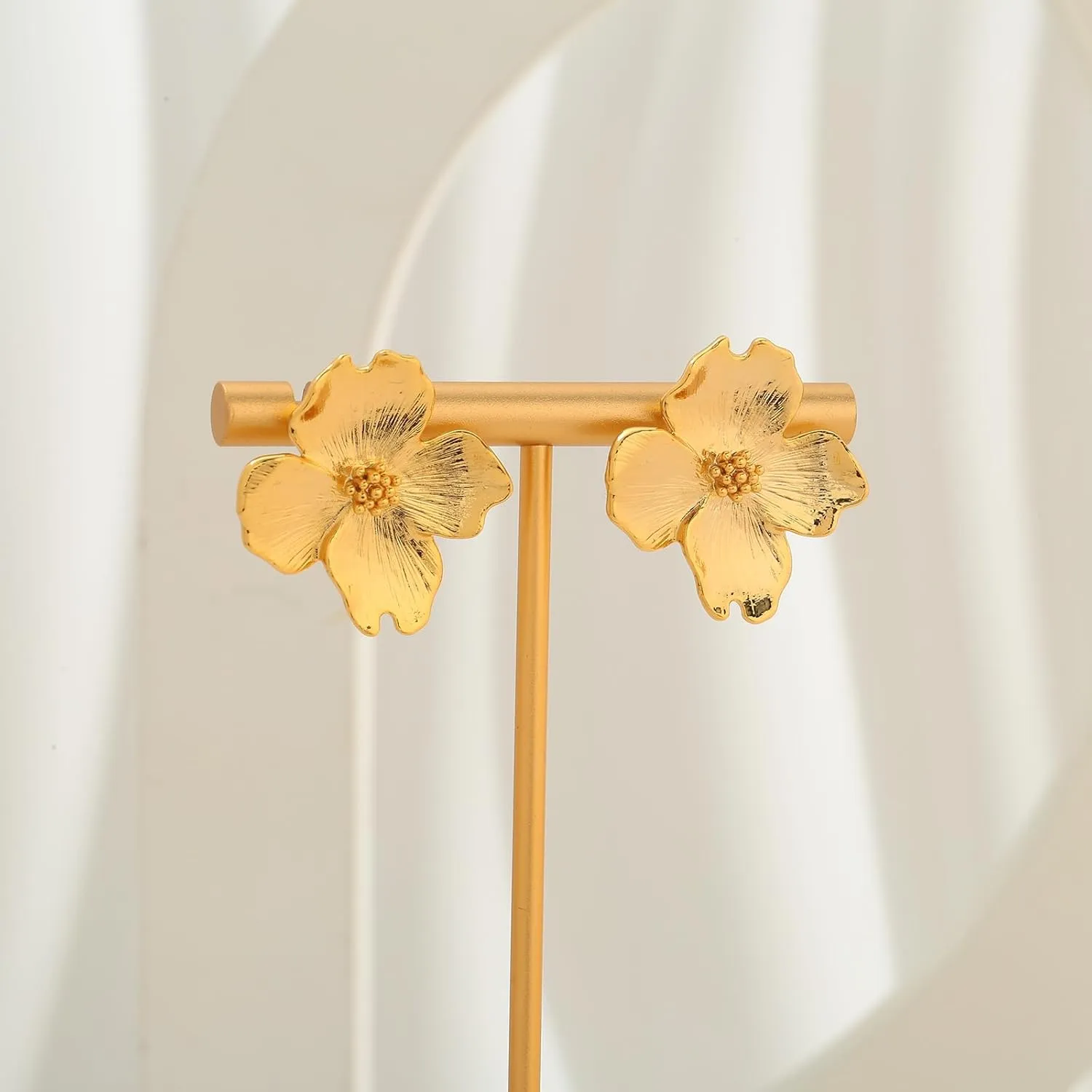 Gold Statement Earrings for Women Dainty Gold Flower Earrings Elegant Floral Statement Earrings Chunky Leaf Fan Shape Drop Earrings for Women Trendy