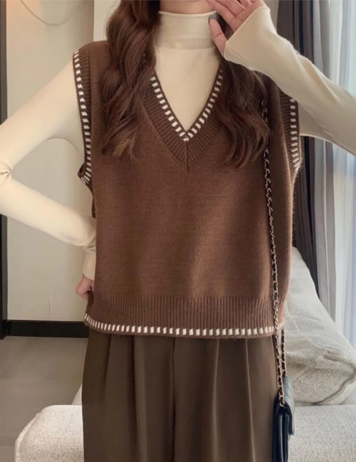 HangNiFang Women's V Neck Knit Sweater Vest Sleeveless Pullover Cropped Sweater Tank Tops