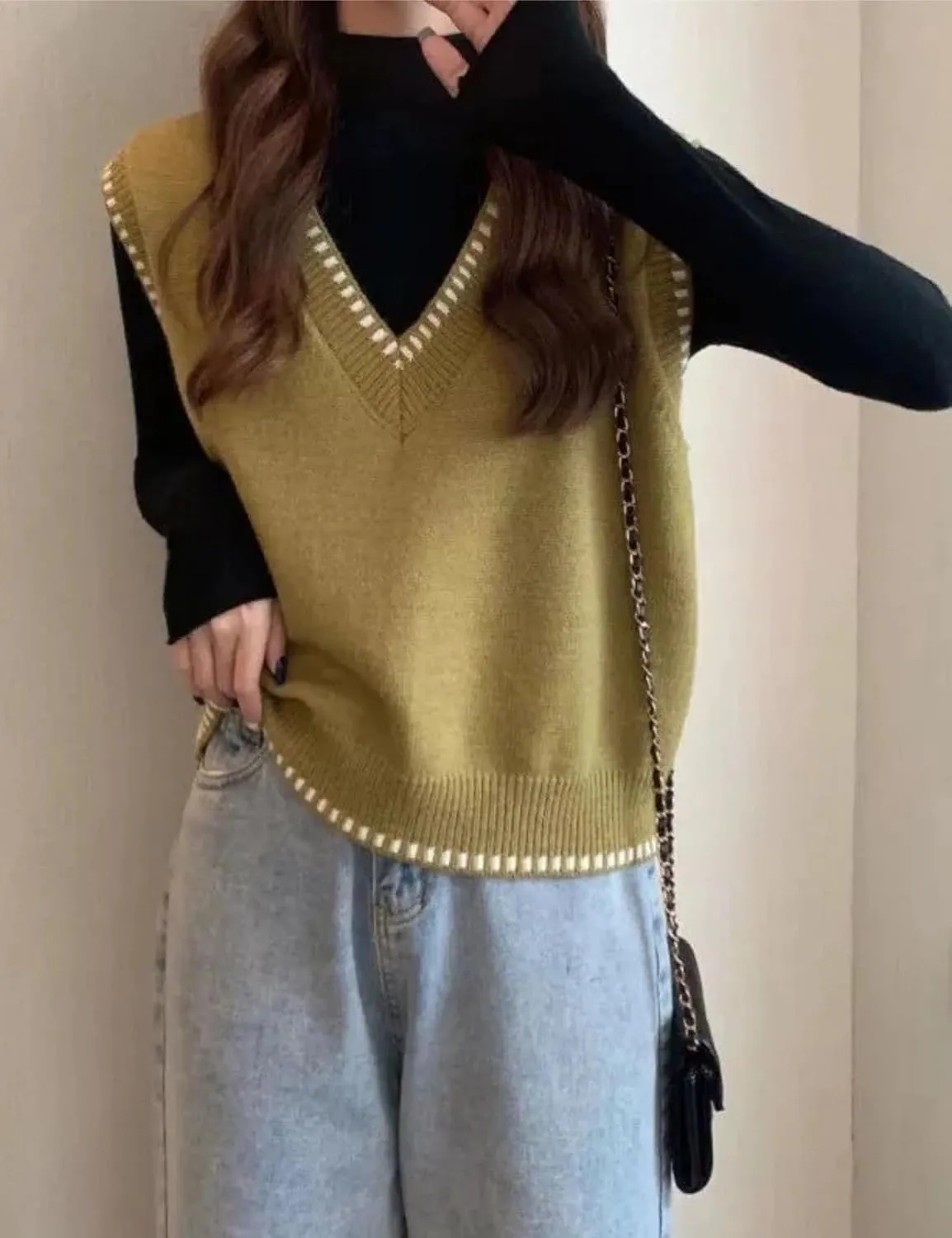 HangNiFang Women's V Neck Knit Sweater Vest Sleeveless Pullover Cropped Sweater Tank Tops