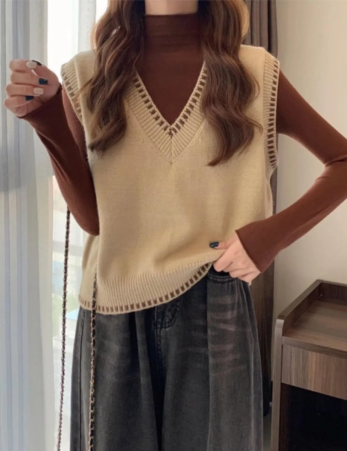 HangNiFang Women's V Neck Knit Sweater Vest Sleeveless Pullover Cropped Sweater Tank Tops