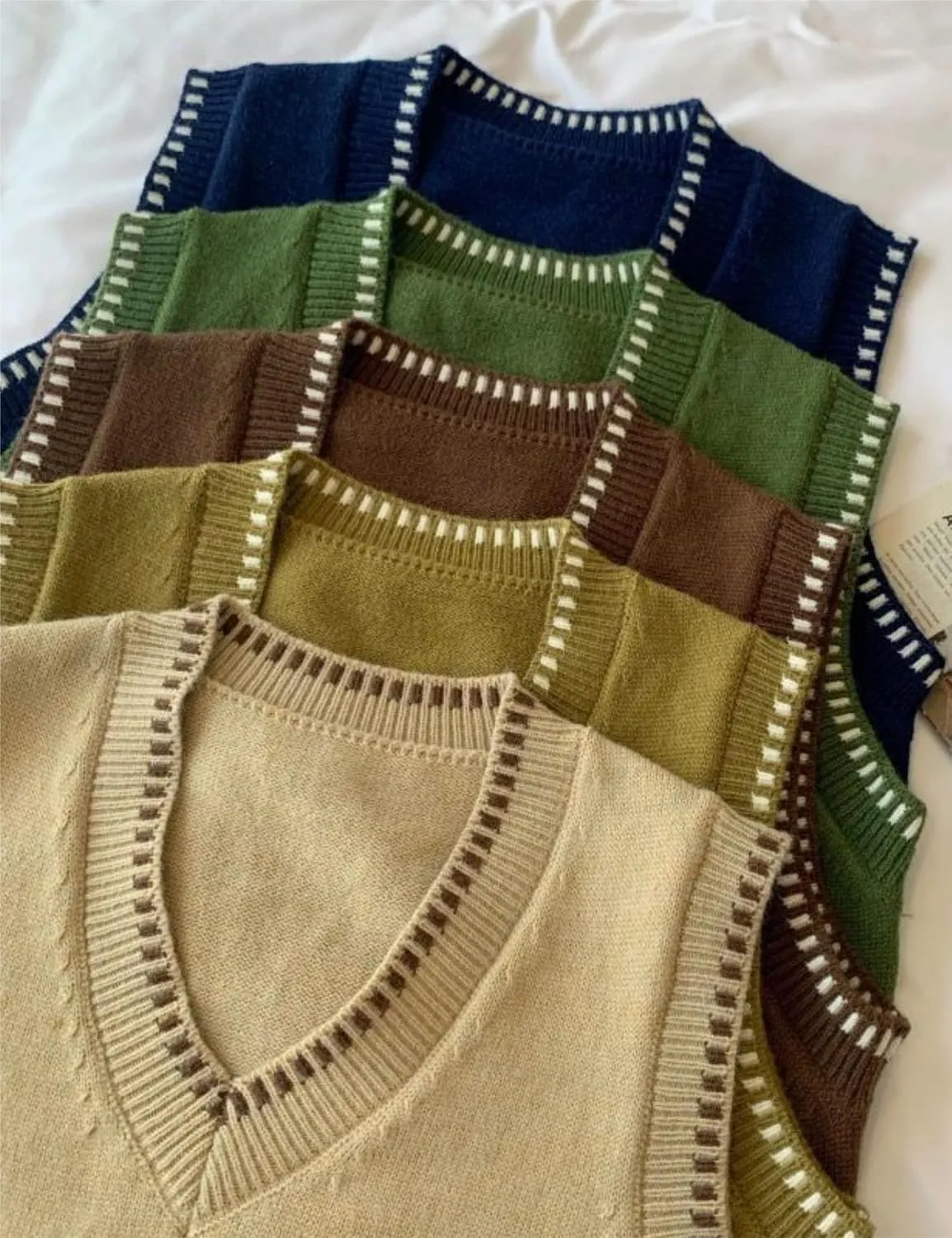 HangNiFang Women's V Neck Knit Sweater Vest Sleeveless Pullover Cropped Sweater Tank Tops