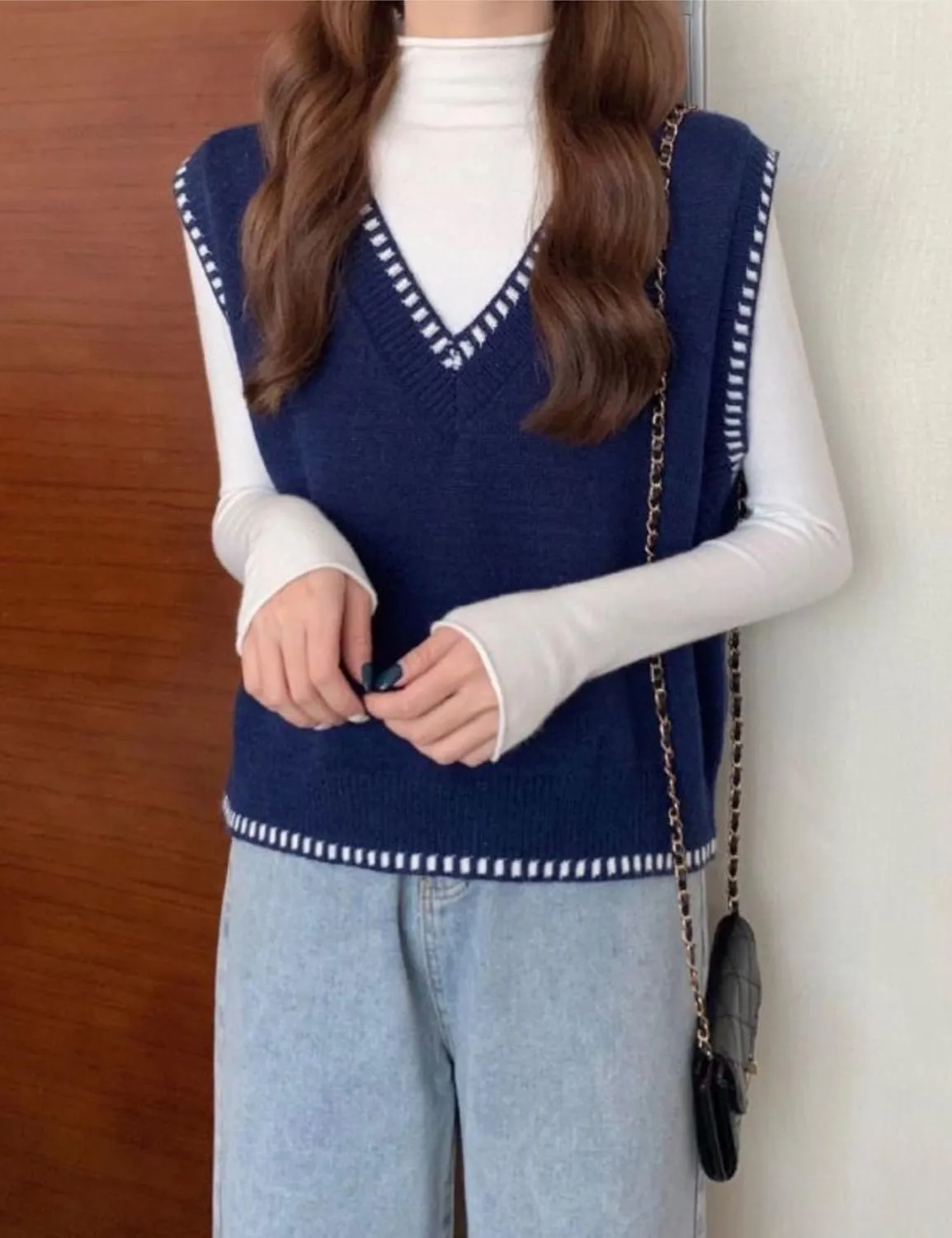 HangNiFang Women's V Neck Knit Sweater Vest Sleeveless Pullover Cropped Sweater Tank Tops