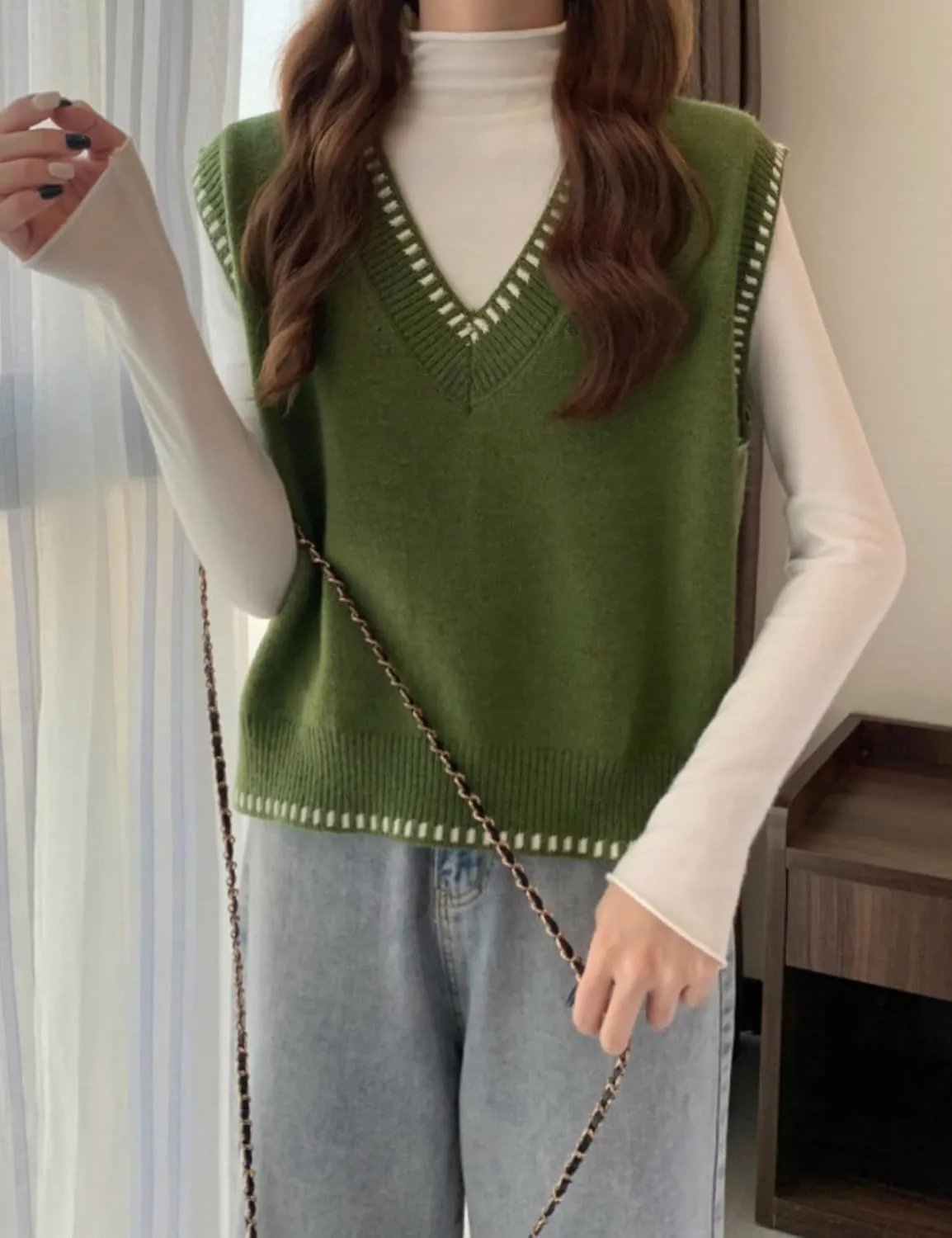 HangNiFang Women's V Neck Knit Sweater Vest Sleeveless Pullover Cropped Sweater Tank Tops