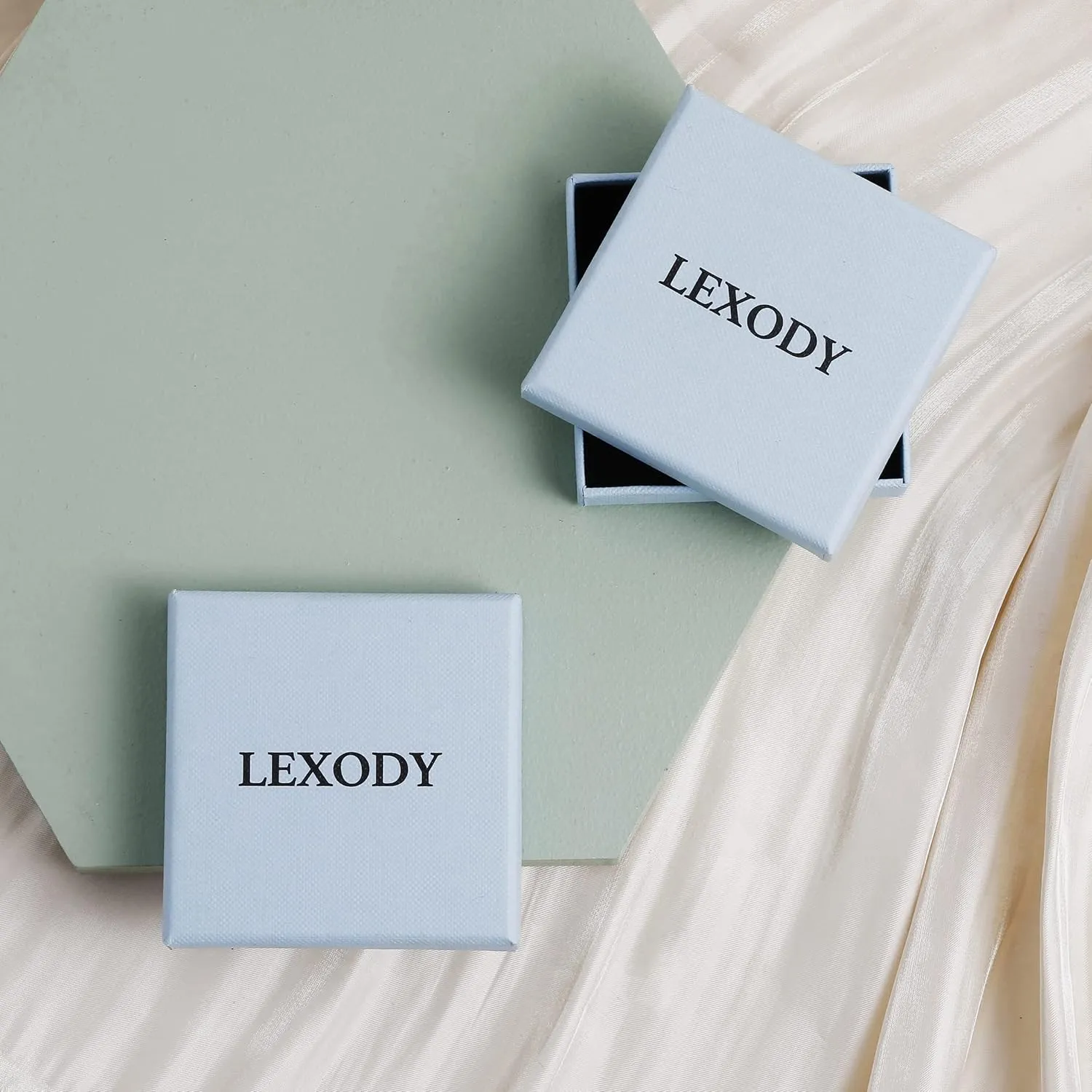 LEXODY Gold Bracelets for Women 14K Gold Herringbone Bracelets Sets Dainty Herringbone Jewelry Stackable Figaro Chain Paperclip Link Chain Cute Anklet Bracelet Pack for Women