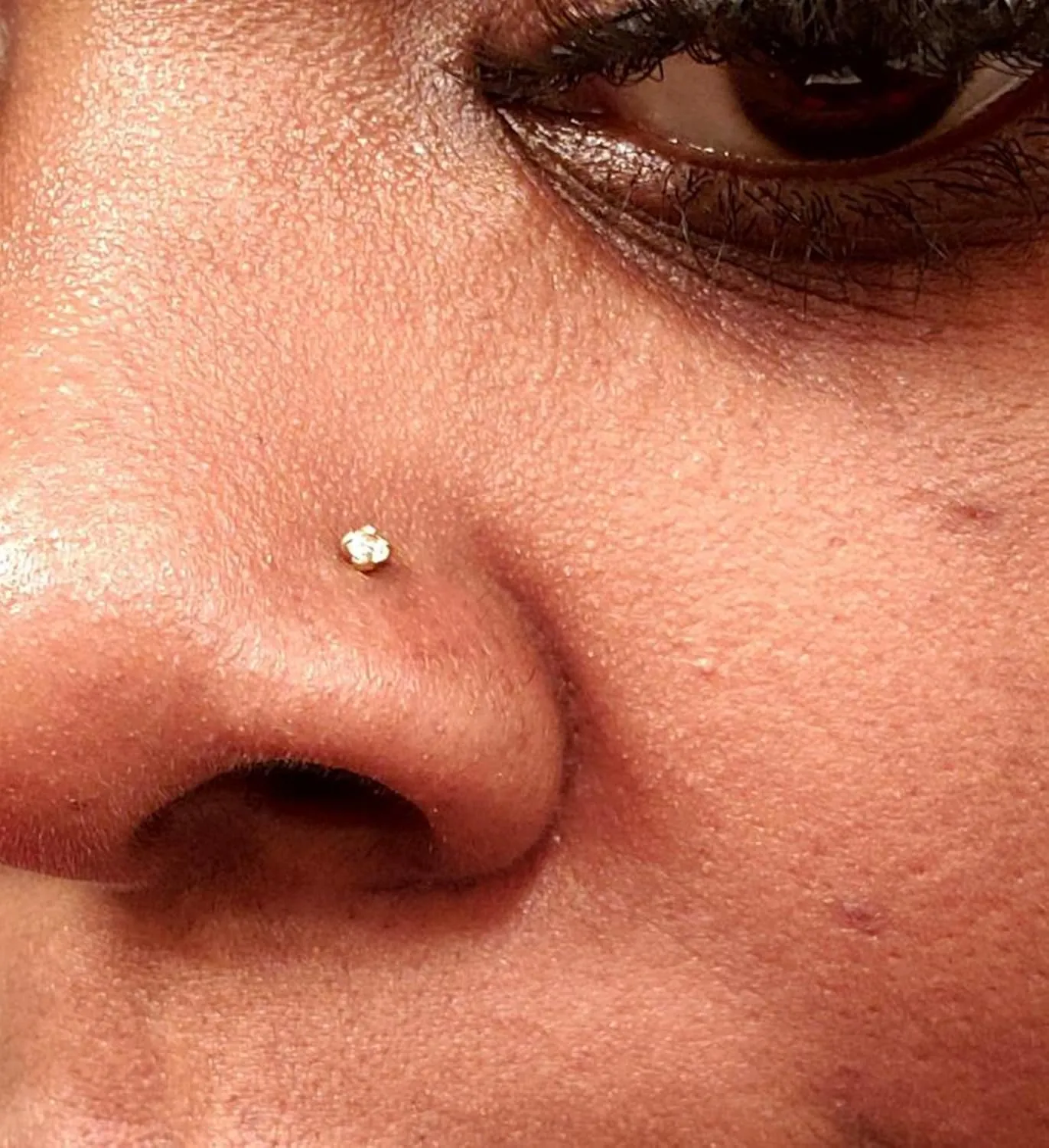 MODRSA Nose Studs 18g & 20g - L-Shaped Surgical Stainless Steel Diamond Studs for Women & Men - Corkscrew Nose Rings