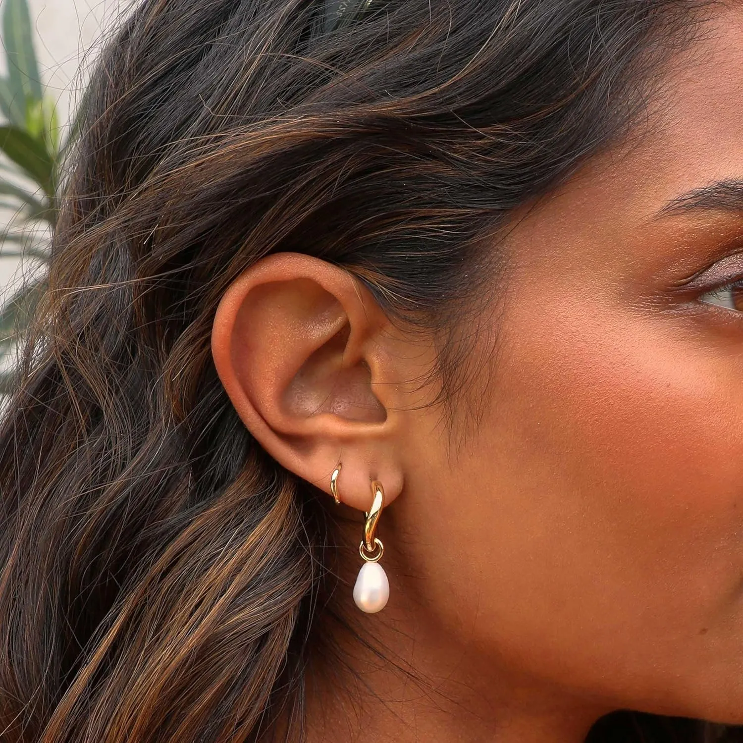 Pearl Earrings for Women Trendy, Gold Pearl Hoop Earrings for Women 14K Gold Plated Pearl Hoop Huggie Drop Earrings Wedding Jewelry Gifts for Women
