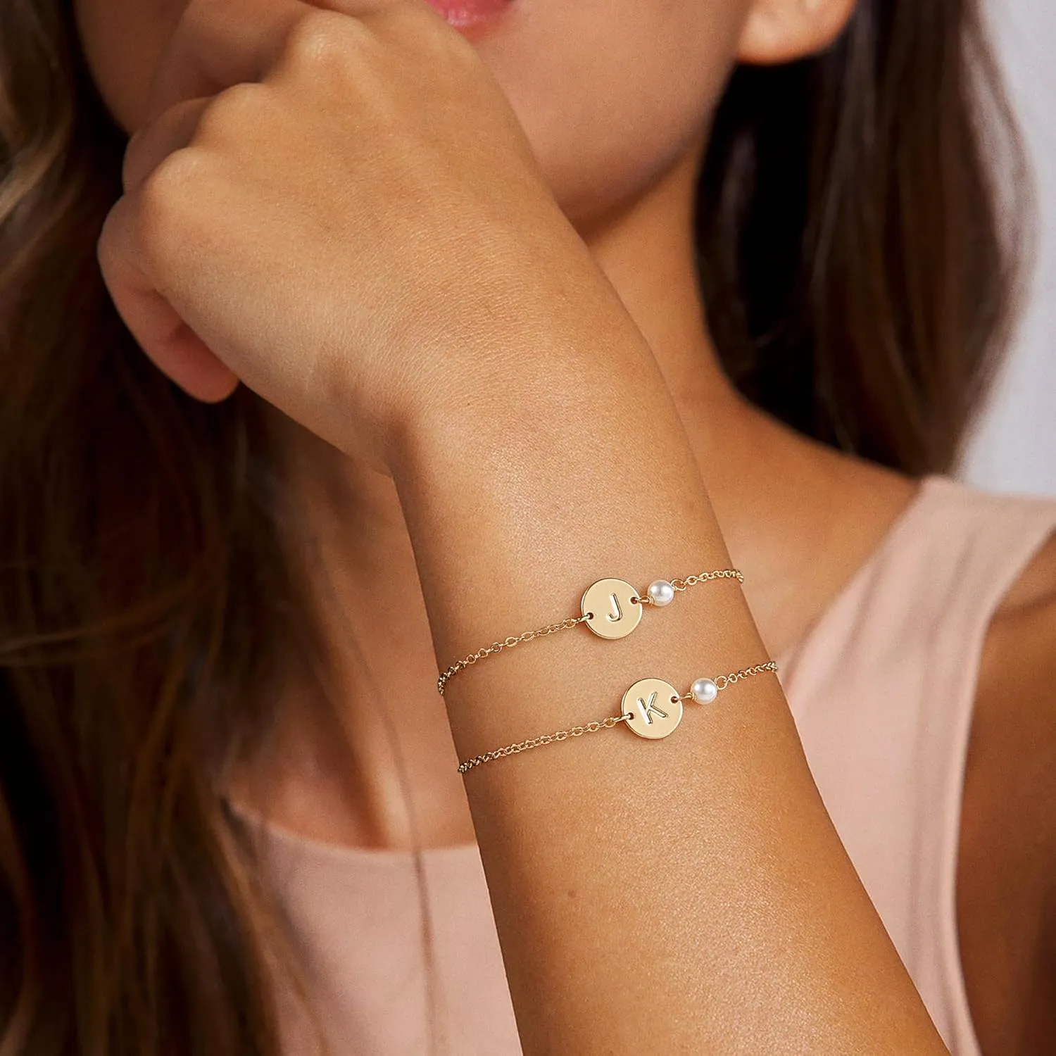 Turandoss Gold Initial Bracelets for Women - Initial Pearl Bracelets for Girls Gifts Disc Monogram Gold Jewelry for Women Teen Girl Gifts