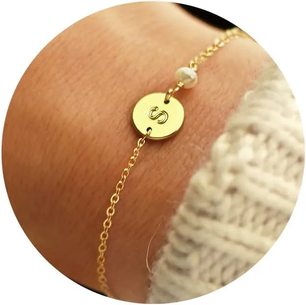 Turandoss Gold Initial Bracelets for Women - Initial Pearl Bracelets for Girls Gifts Disc Monogram Gold Jewelry for Women Teen Girl Gifts