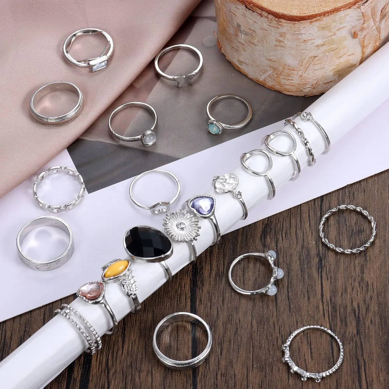 Ubjuliwa 82pcs Gold Silver Knuckle Rings for Women Stackable Mid Finger Joint Ring Set Retro Vintage Boho Rings Aesthetic Stacking Crystal Rings Bulk