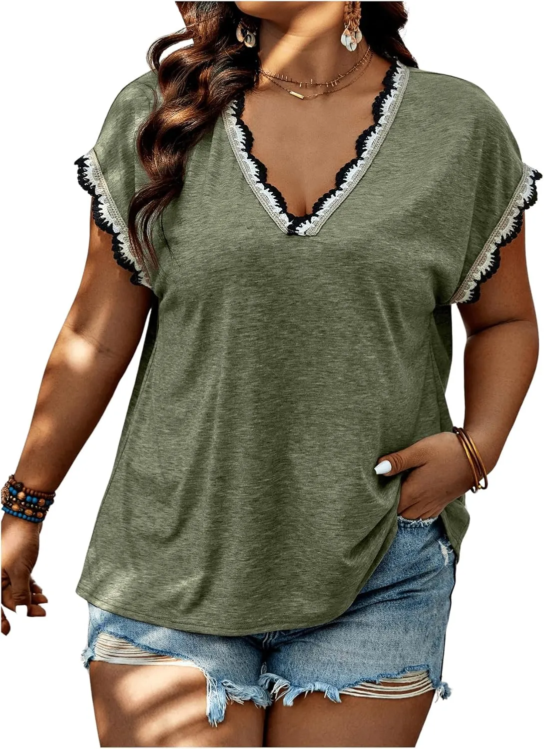 Verdusa Women's Plus Size Casual Shirt Scallop Trim V Neck Short Sleeve Tee Tops Tee