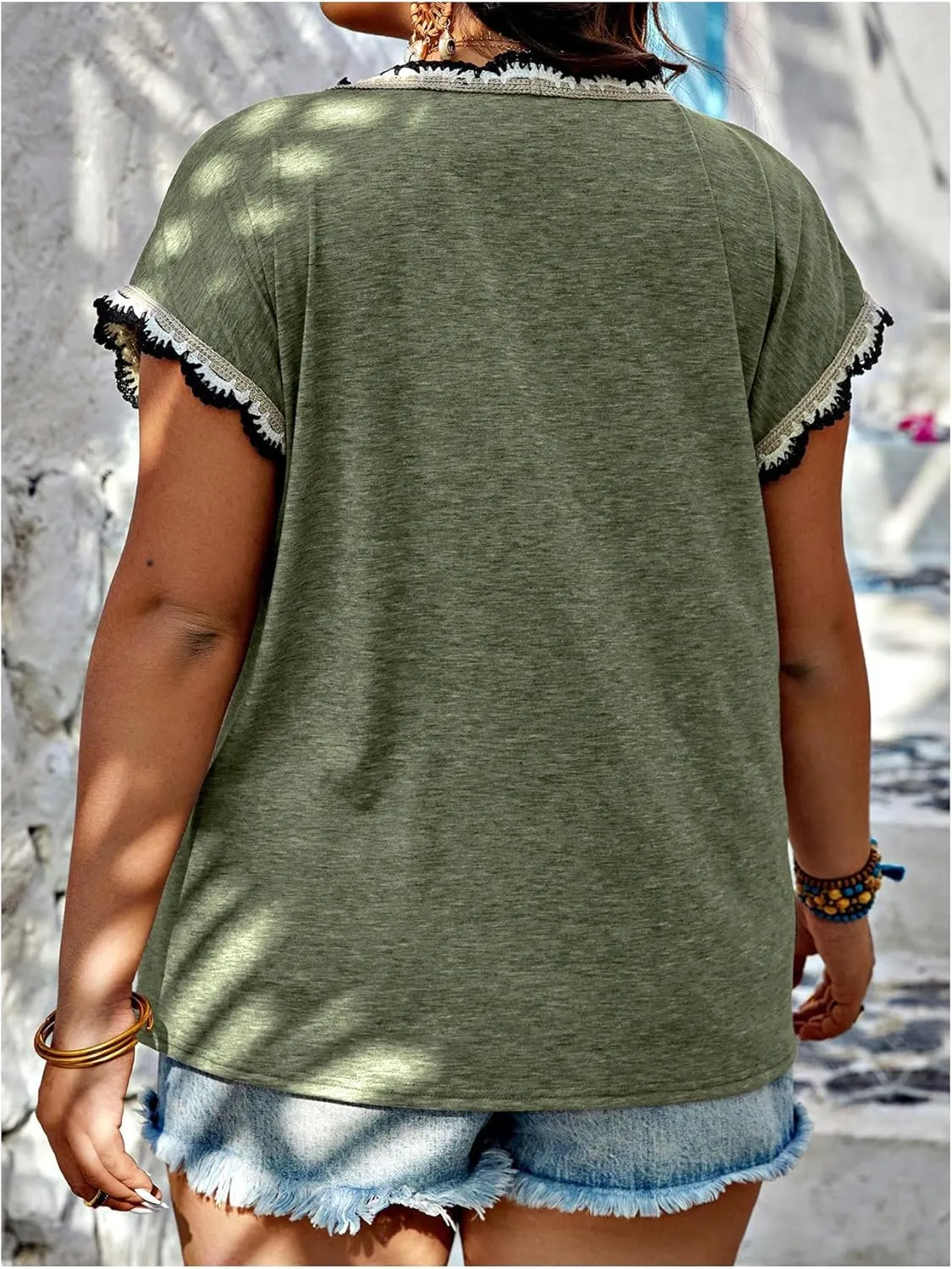 Verdusa Women's Plus Size Casual Shirt Scallop Trim V Neck Short Sleeve Tee Tops Tee