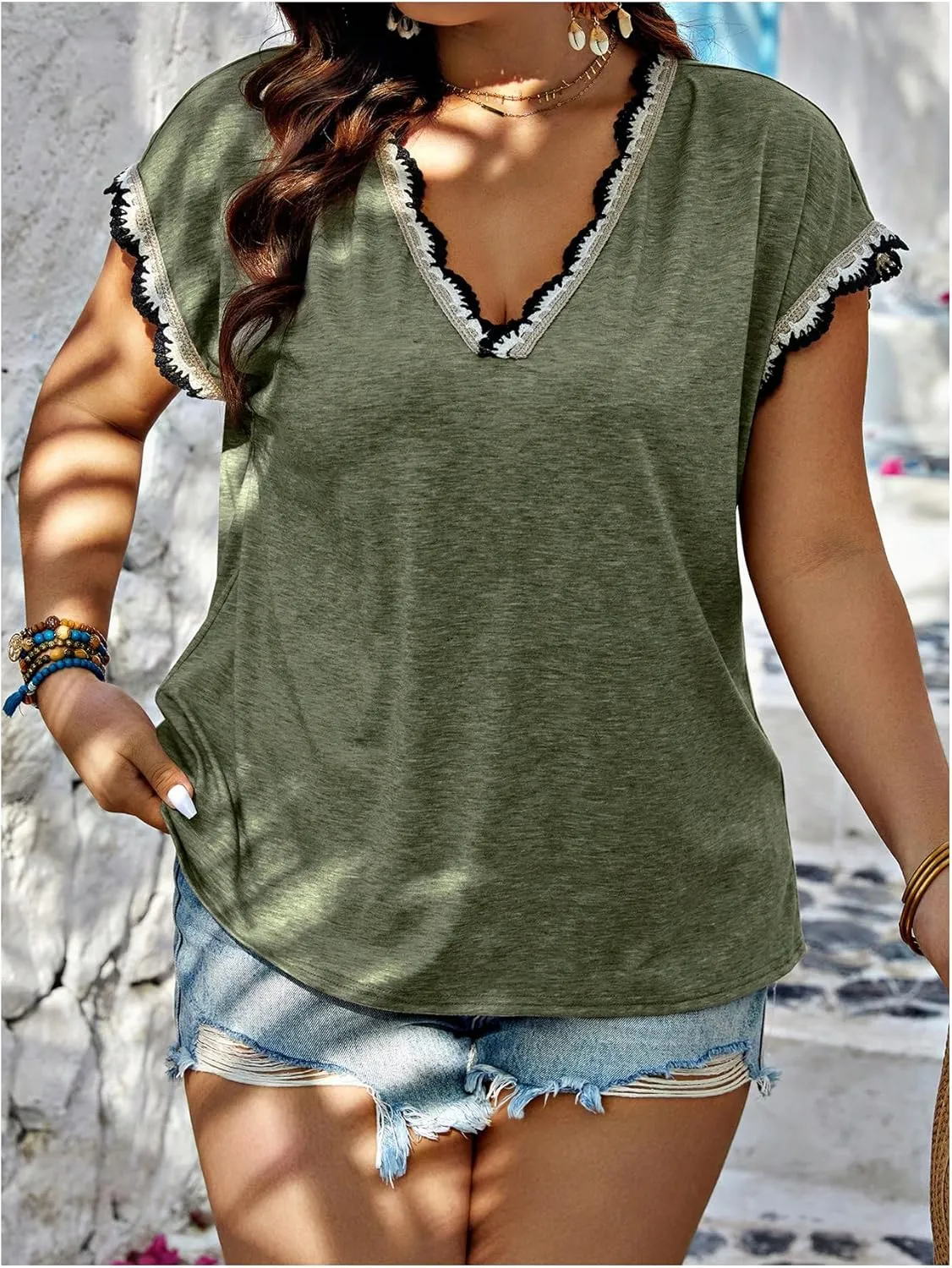 Verdusa Women's Plus Size Casual Shirt Scallop Trim V Neck Short Sleeve Tee Tops Tee